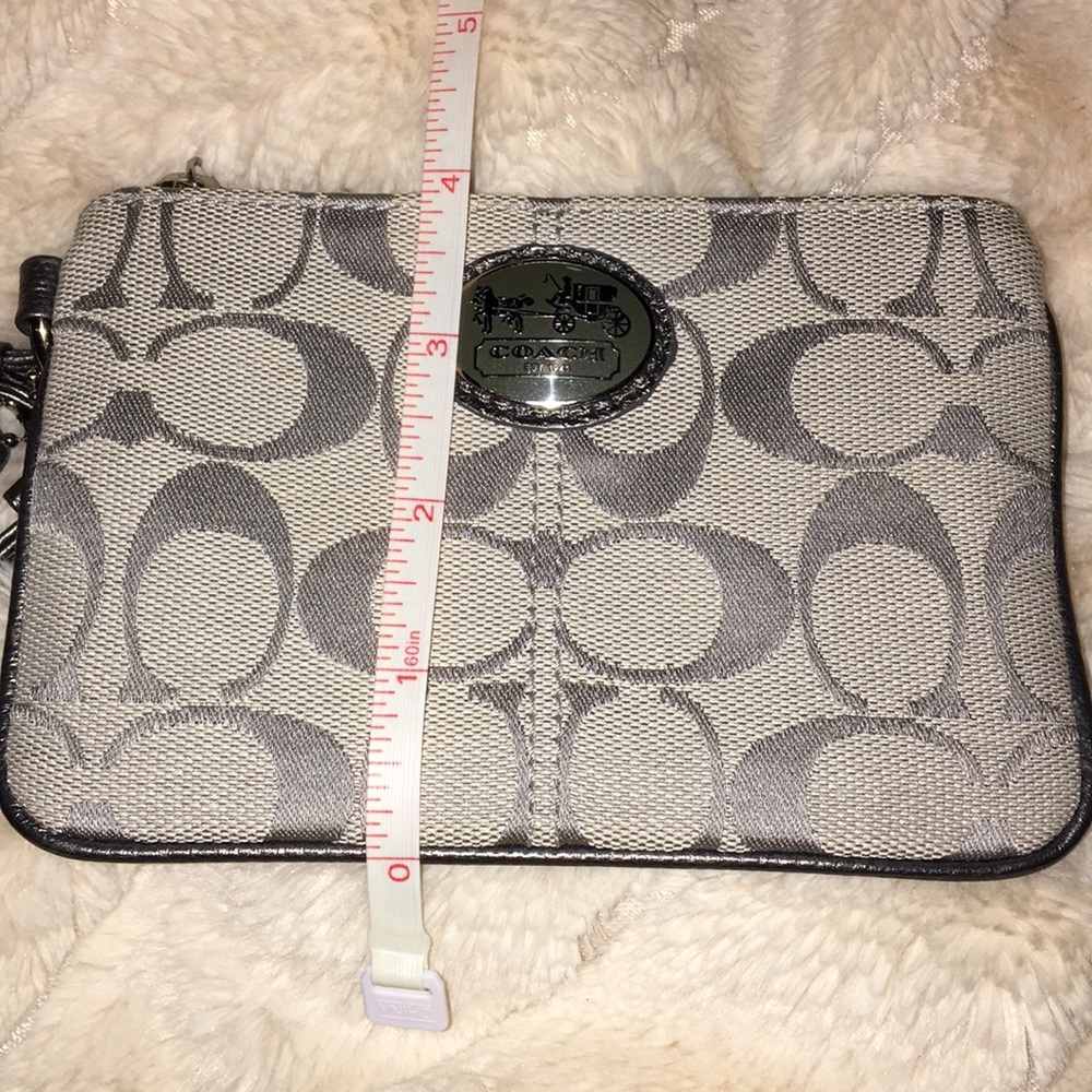 COACH WRISTLET! - Picture 7 of 7